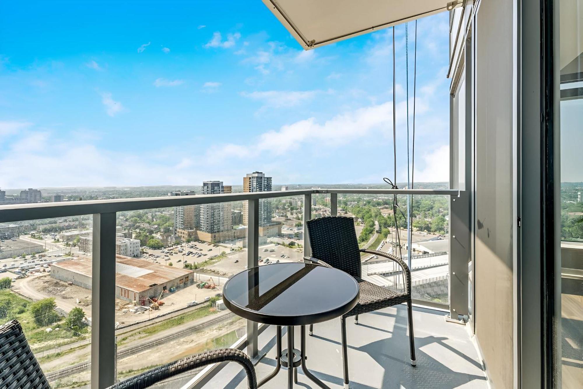 Newly Built Condo With Amazing Views Kitchener Exterior foto